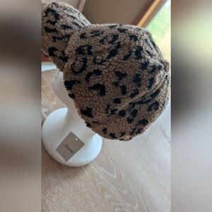 Jenni Tan and Black Sherpa Hat